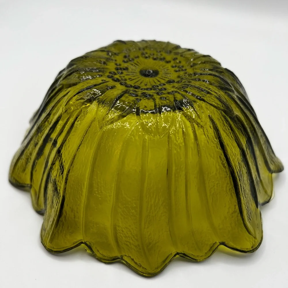 Vintage Indiana Glass Carnival Glass Avocado Green Sunflower/Lily Pons Bowl